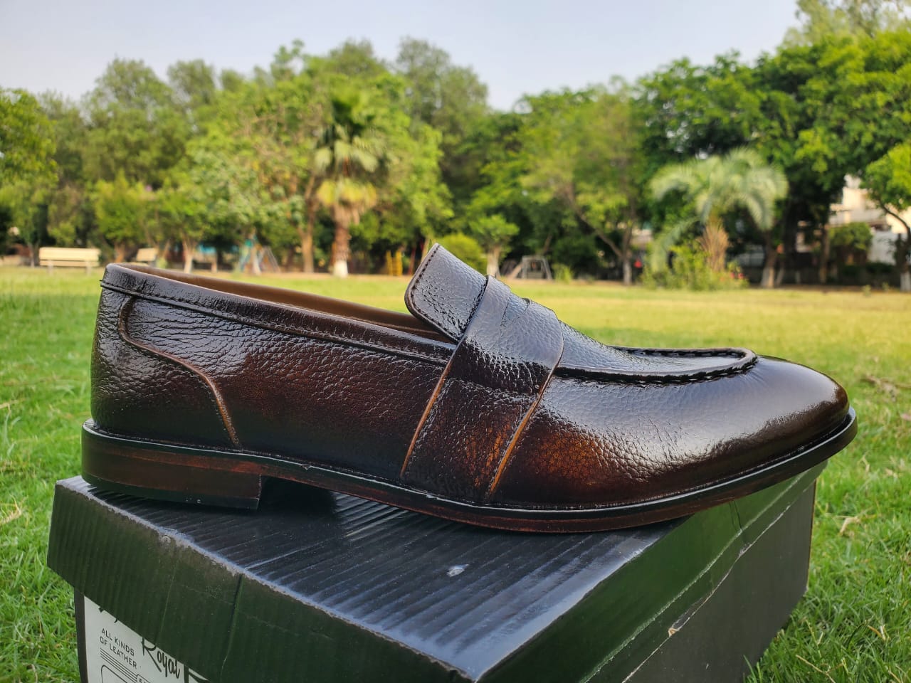 Loafers versatile Brown